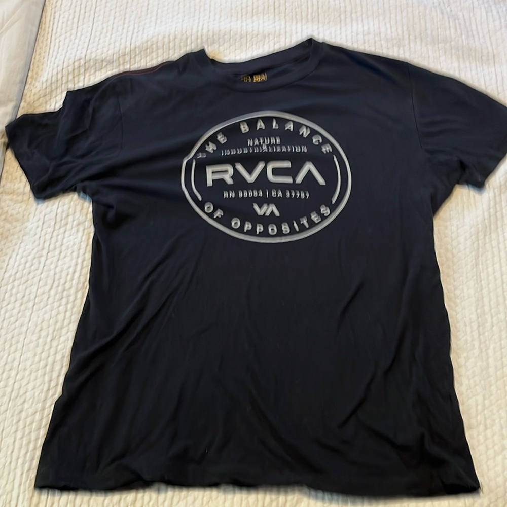 Men’s RVCA tee